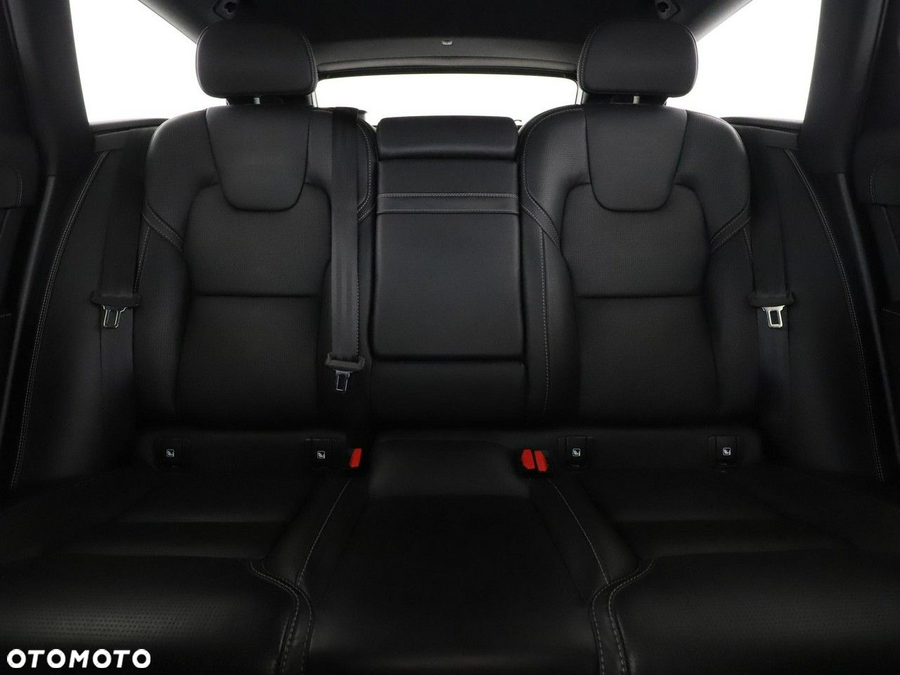 Volvo V90 D4 R-Design - 18