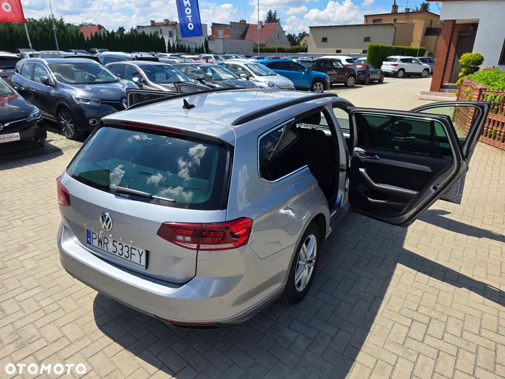 Volkswagen Passat Variant - 39