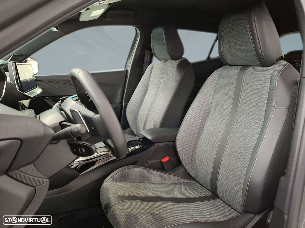 Peugeot 2008 1.2 Hybrid Allure e-DCS6 - 11