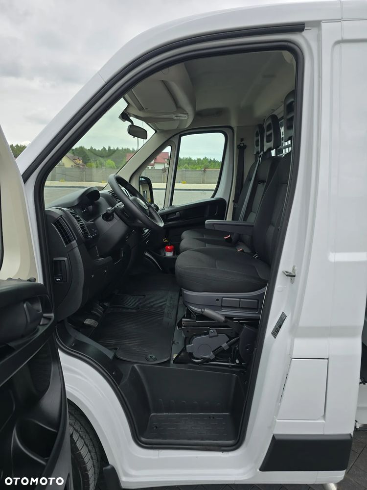 Fiat DUCATO MAXI 1435Kg Ładownoś 8-PALET 140KM SALON PL 50 Tyś Km SERWIS DO OSTANIEGO Km STAN JAK NOWY TEMPOMAT KLIMA RADION DOTYKOWE OPONY ZIMA LATO - 31
