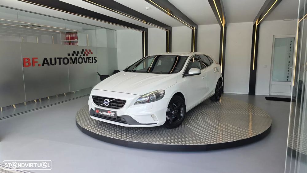 Volvo V40 2.0 D2 R-Design - 11