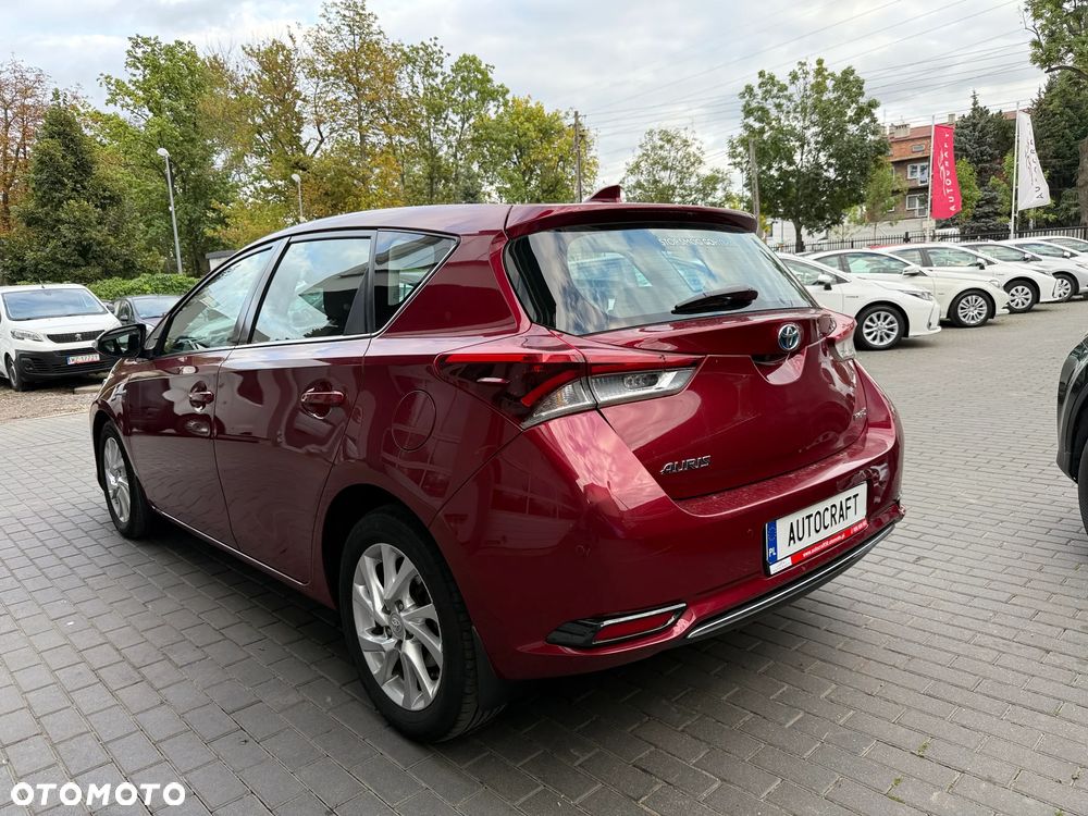 Toyota Auris Hybrid 135 Premium - 29