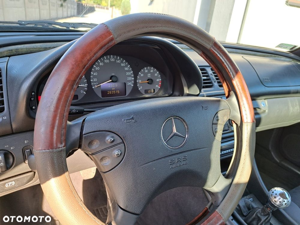 Mercedes-Benz CLK - 8