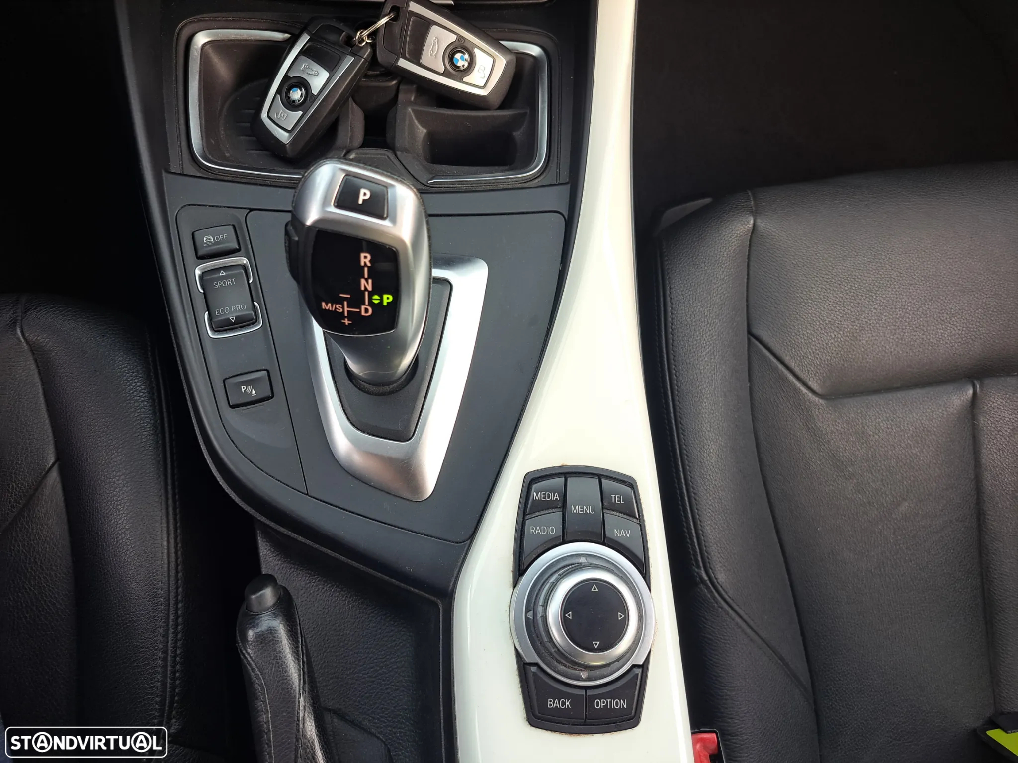 BMW 116 d Advantage Auto - 30