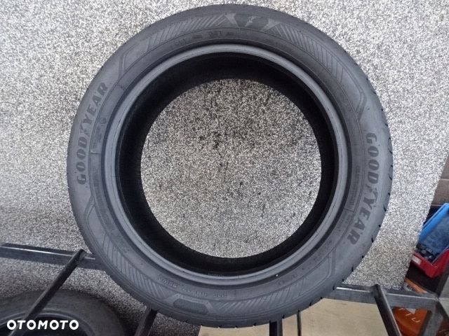 215/50/R17 95W Goodyear Efficient Grip Performance 2 - 5