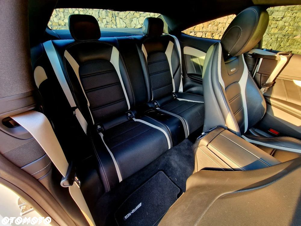 Mercedes-Benz Klasa C AMG 63 Coupe S AMG Speedshift 7G-MCT - 31