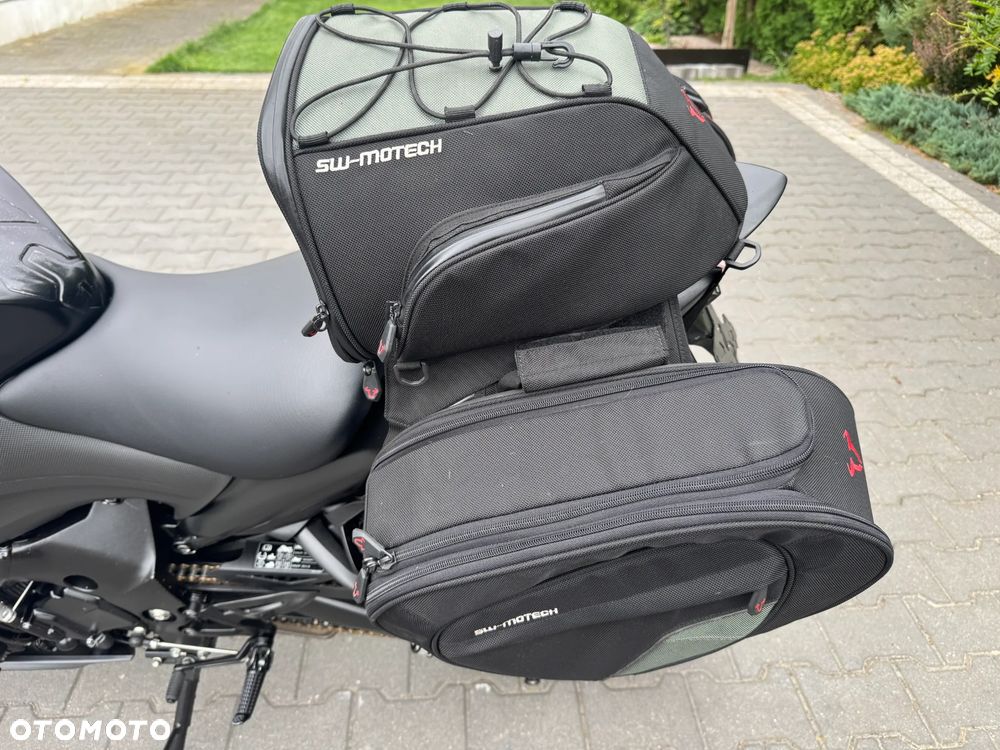 Suzuki GSX 1000 - 26