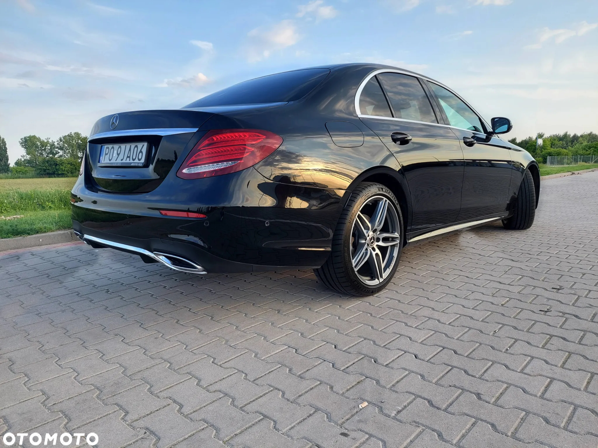 Mercedes-Benz Klasa E 220 d 4-Matic 9G-TRONIC - 17