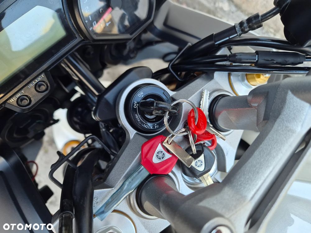 Yamaha FZ - 15