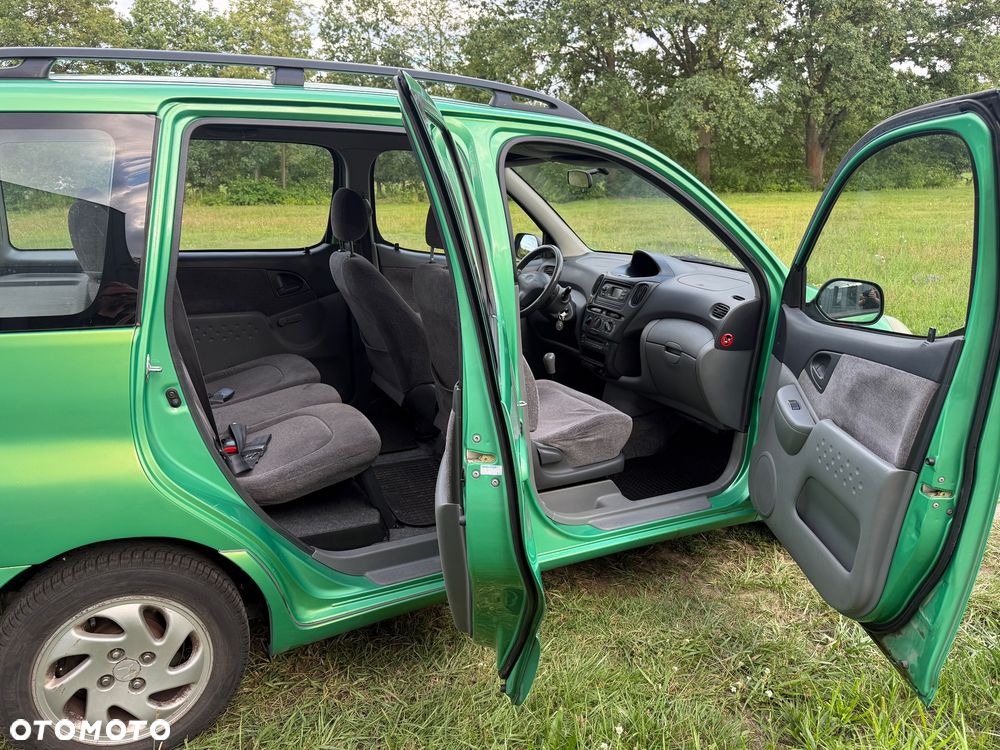 Toyota Yaris Verso - 13