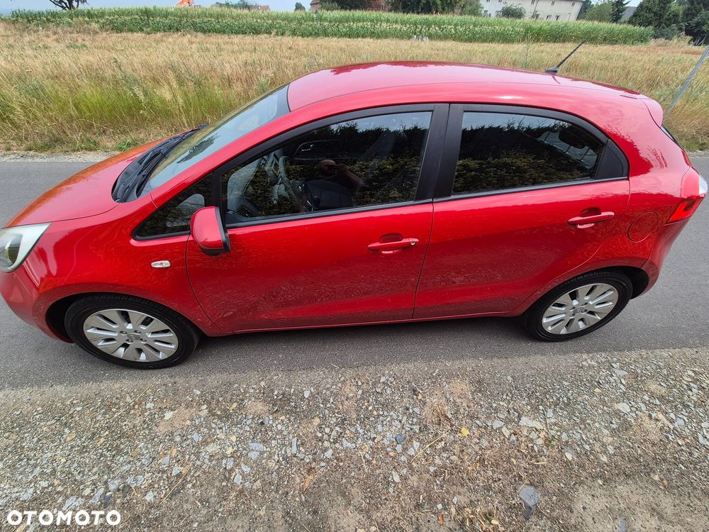Kia Rio 1.1 CRDI Dream Team Edition - 6