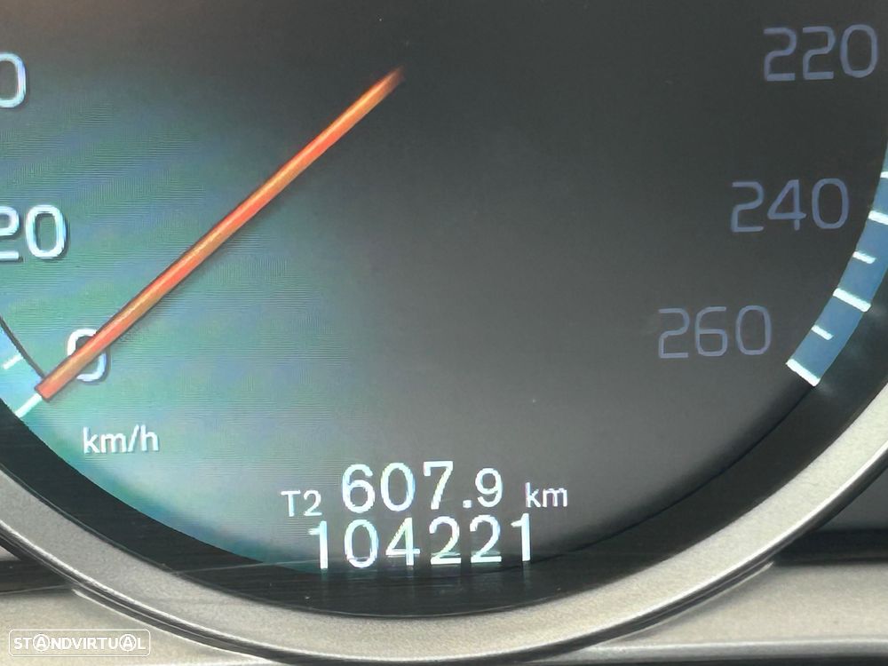Volvo V60 2.0 D3 Momentum - 3