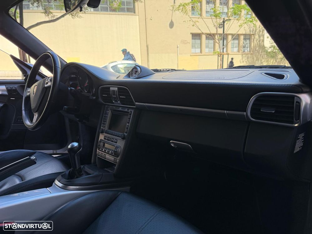 Porsche 911 (997) Carrera 4 S - 23