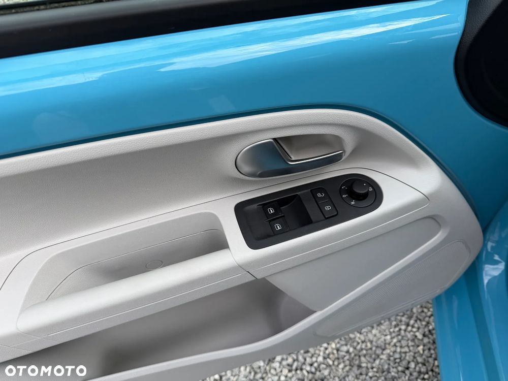 Volkswagen up! move - 29