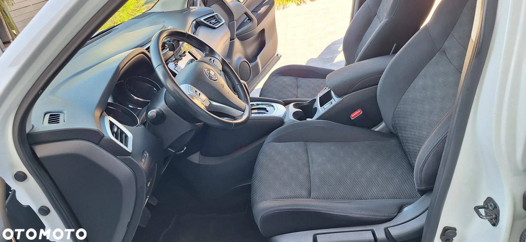 Nissan Qashqai 1.6 DCi N-Connecta Xtronic EU6 - 27