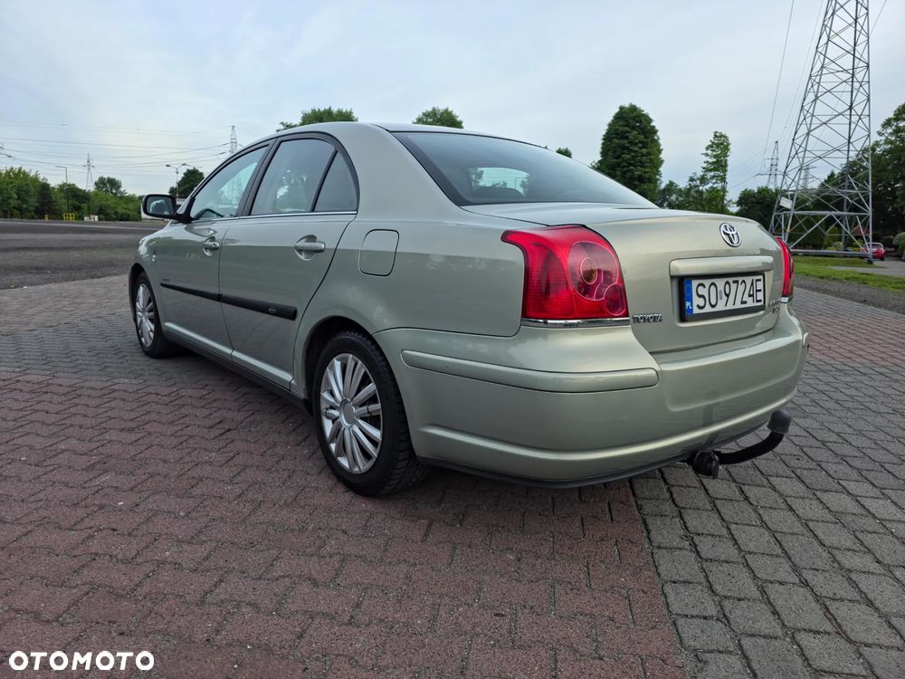 Toyota Avensis 2.0 D-4D Sol - 20