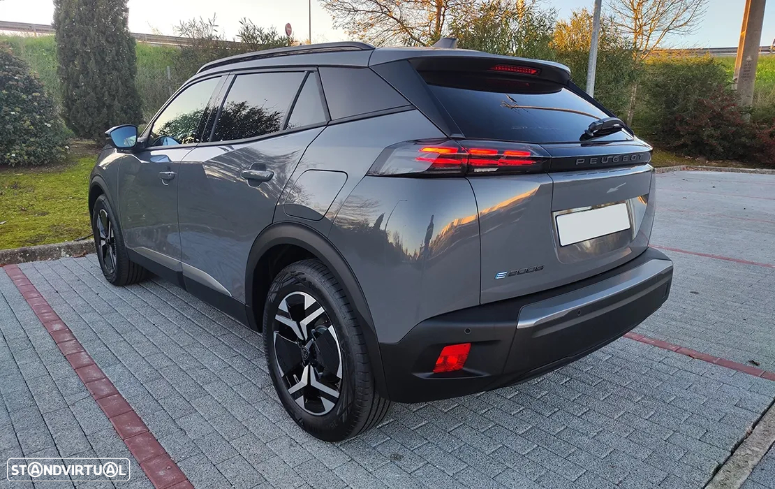 Peugeot e-2008 54 kWh Allure - 7