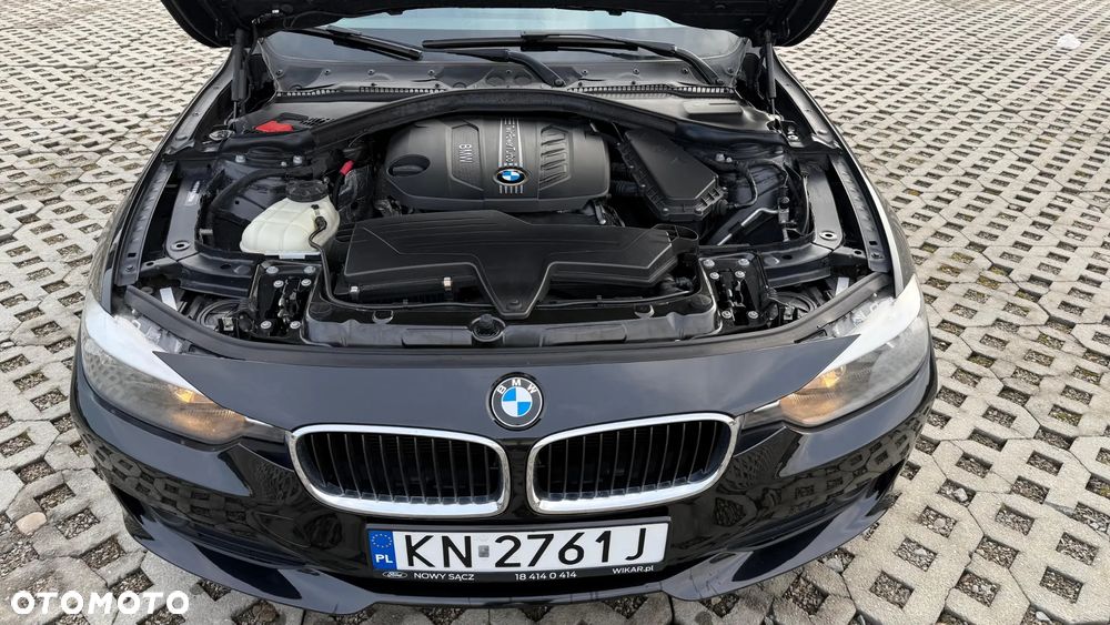BMW Seria 3 320d xDrive - 9