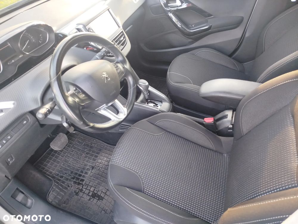 Peugeot 208 PureTech 110 Stop & Start EAT6 Allure - 18