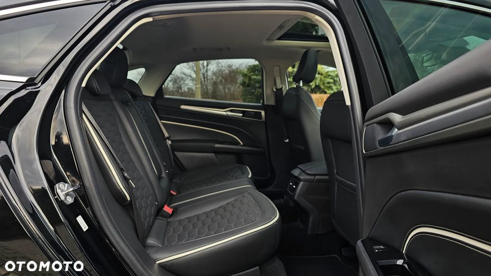 Ford Mondeo - 38