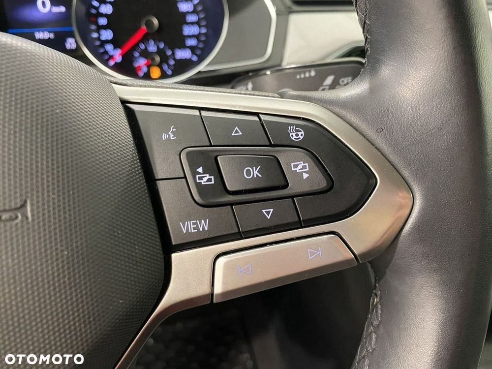 Volkswagen Passat - 23