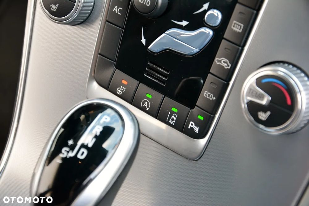 Volvo XC 60 D4 Geartronic Summum - 29