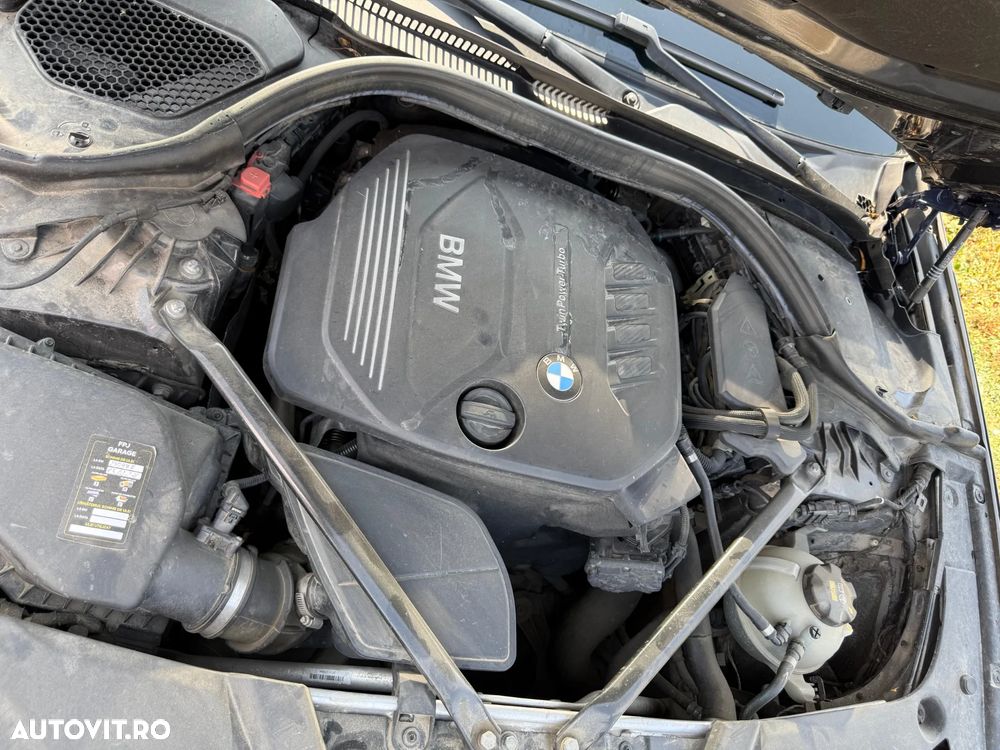 BMW Seria 5 520d AT - 31