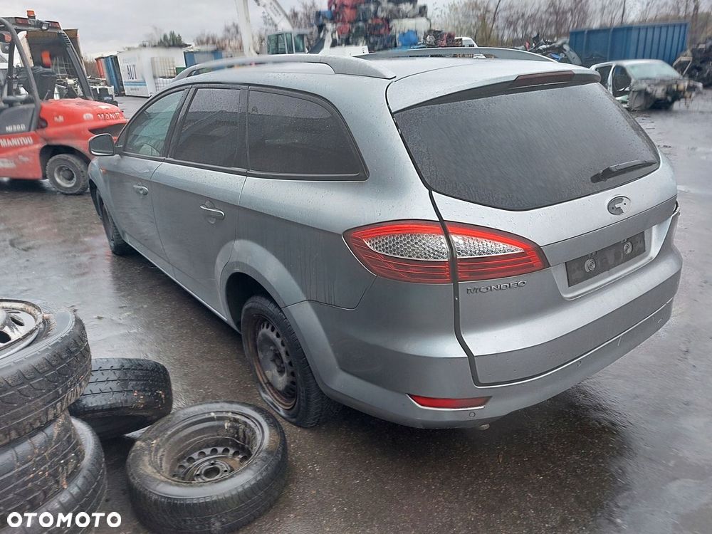 Ford Mondeo MK4 kombi lampa tylna lewa na błotnik - 1