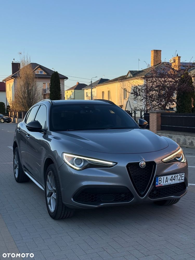 Alfa Romeo Stelvio 2.0 Turbo 16V AT8-Q4 Veloce Ti - 1