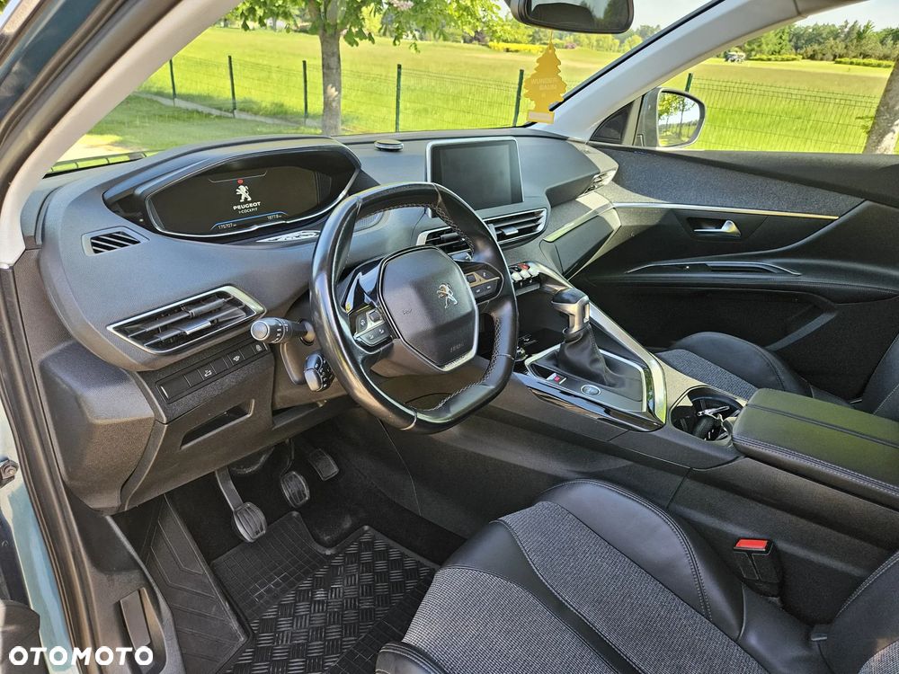 Peugeot 5008 1.2 PureTech Allure S&S - 4