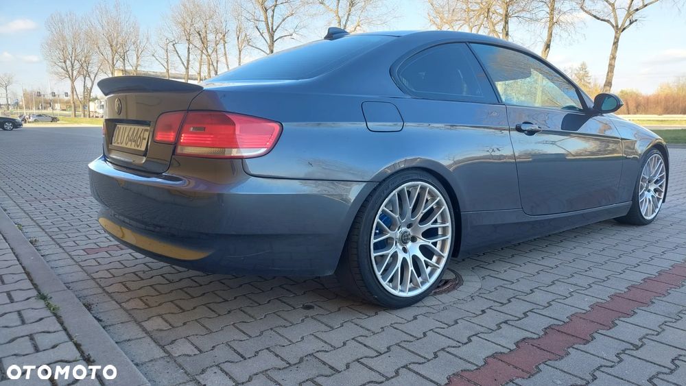 BMW Seria 3 330i - 2