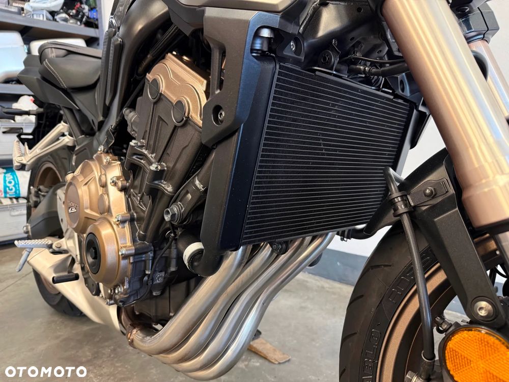 Honda CB - 21