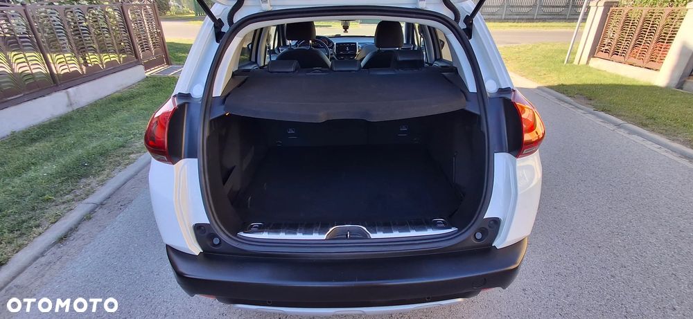 Peugeot 2008 PureTech 110 GPF EAT6 Black Edition - 18