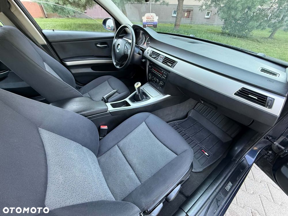 BMW Seria 3 318i - 5