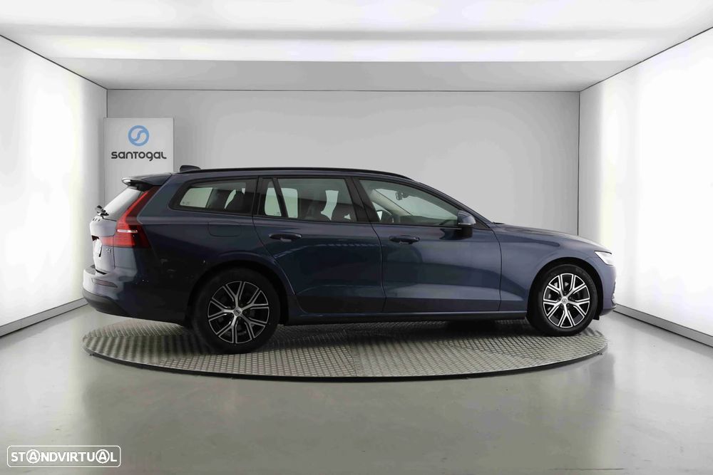 Volvo V60 2.0 B4 Essential Auto - 3