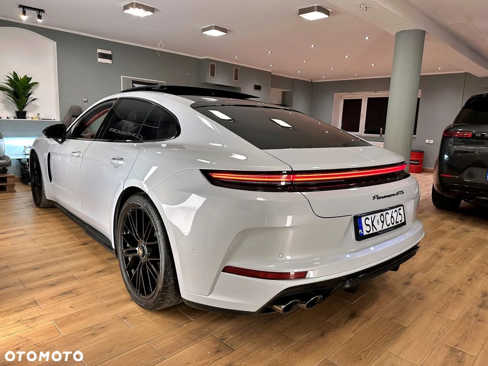 Porsche Panamera - 28