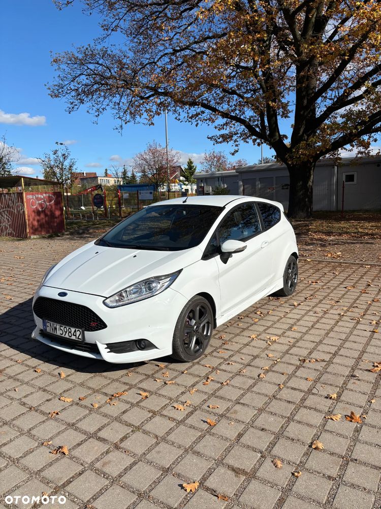 Ford Fiesta 1.6 EcoBoost ST - 4