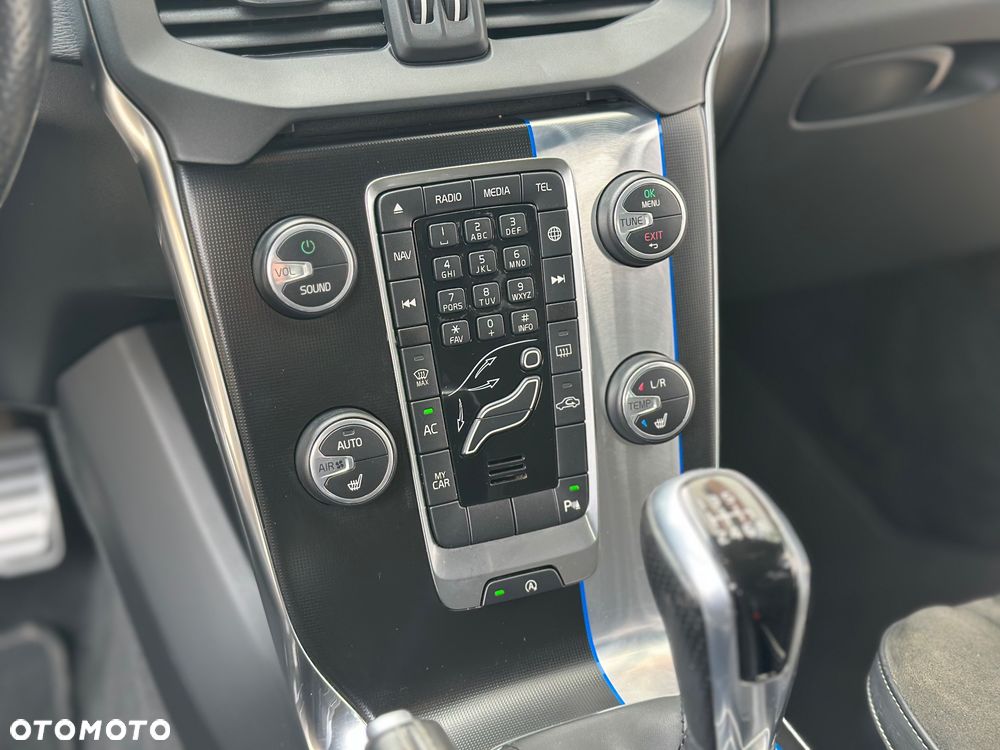 Volvo V40 D2 Drive-E R-Design Momentum - 12