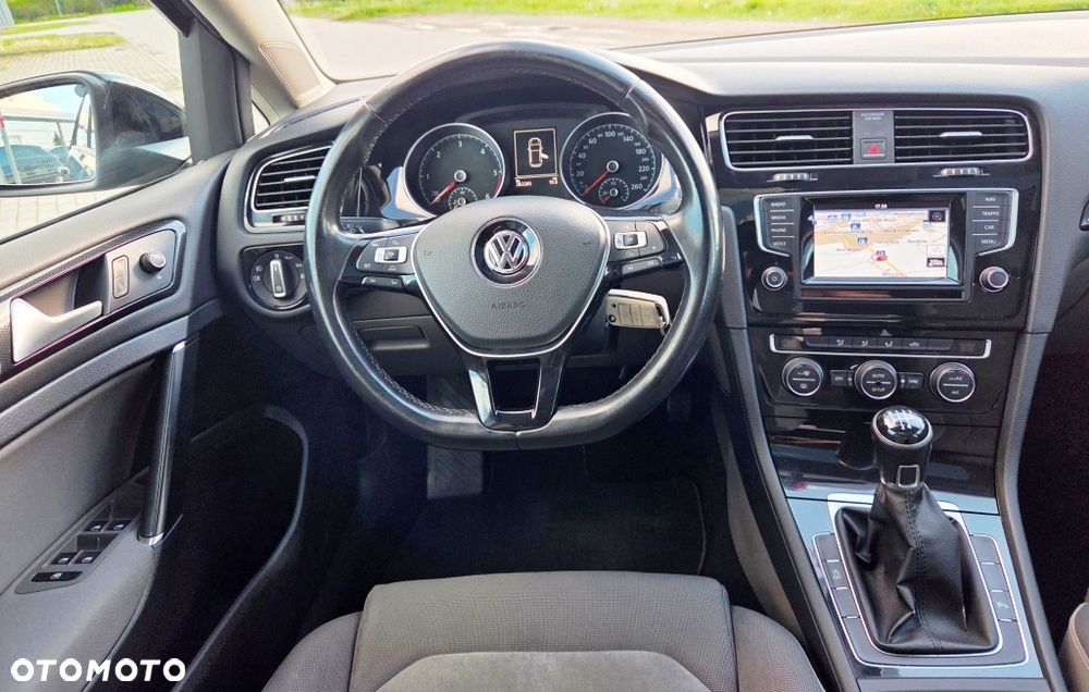 Volkswagen Golf 1.6 TDI Highline - 35