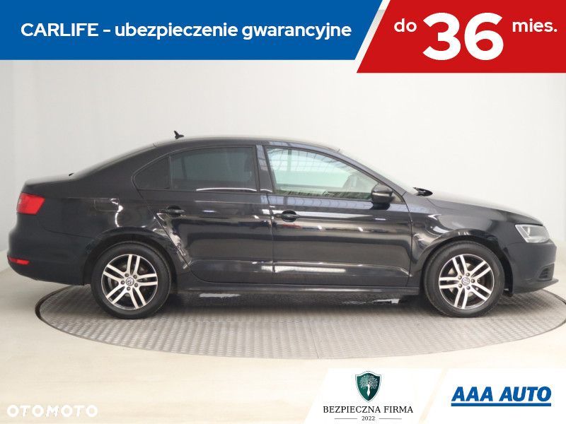 Volkswagen Jetta - 8
