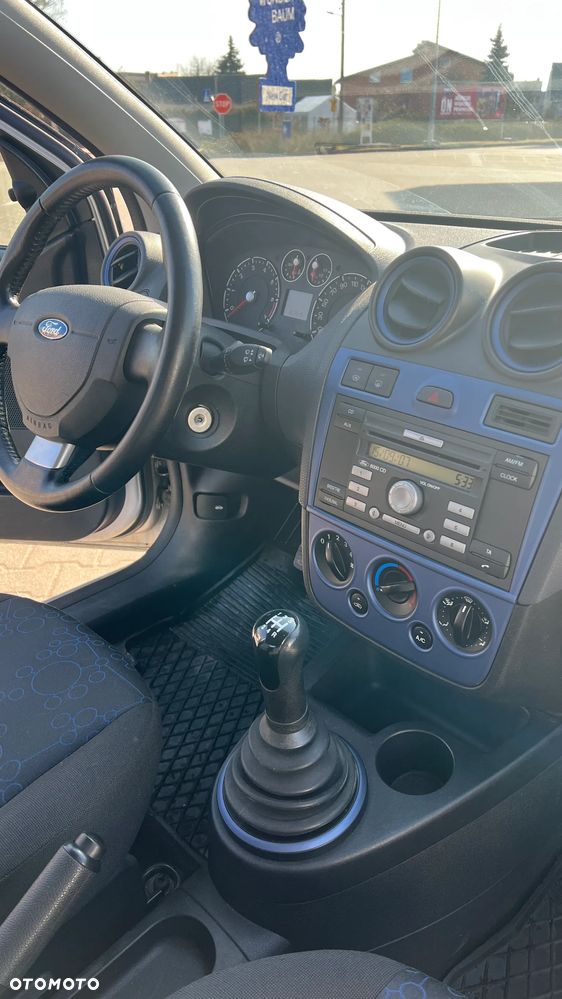 Ford Fiesta 1.3 Ambiente - 10