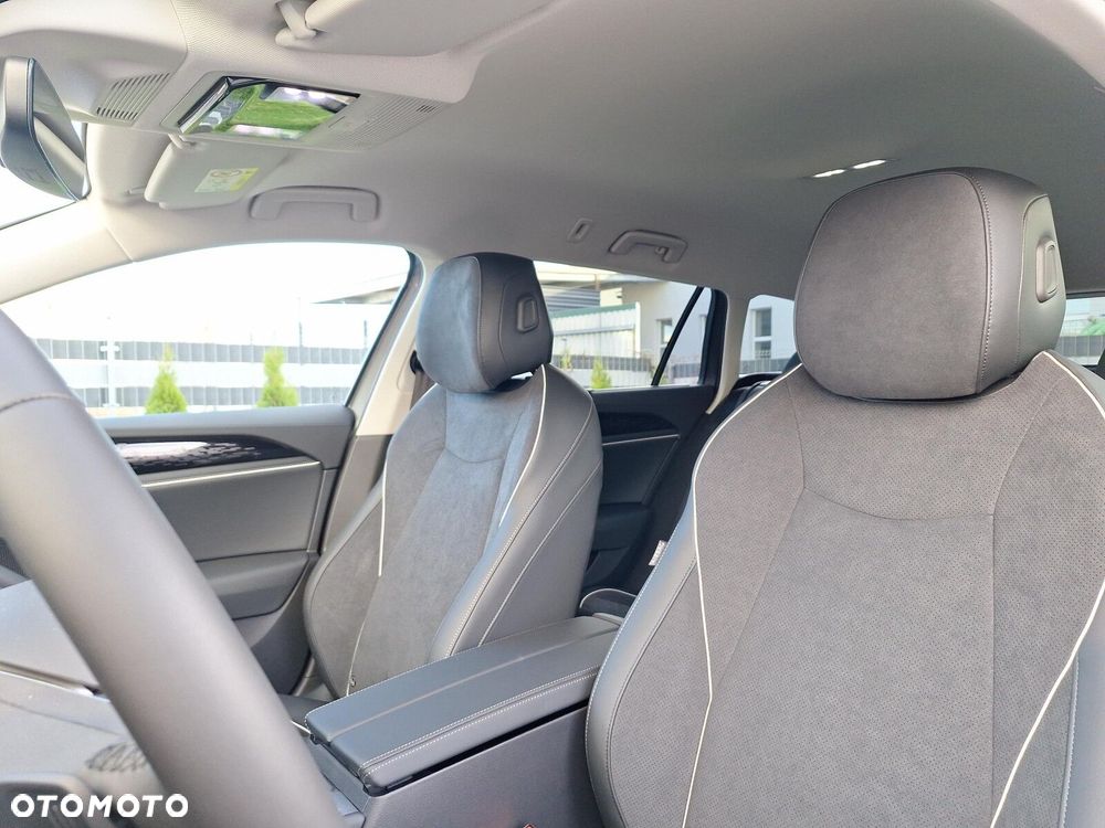 Volkswagen Passat - 11