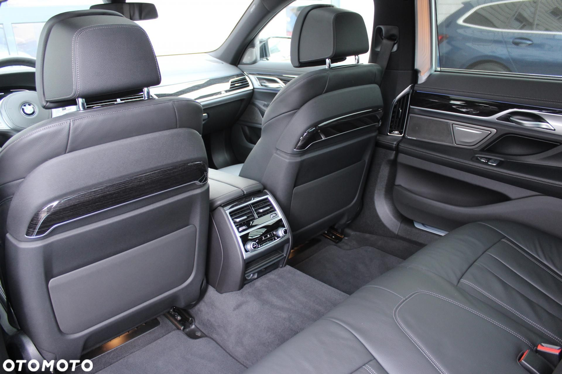 BMW Seria 7 - 18