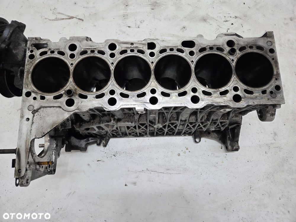 BLOK SILNIKA BMW E60 3.0 D OE 7792822 - 11