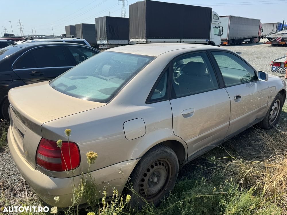 Audi A4 2001 photo 4
