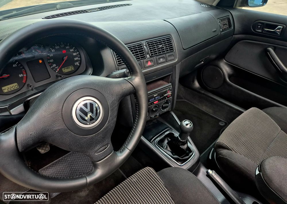VW Golf 1.9 TDi 25 Anos - 27