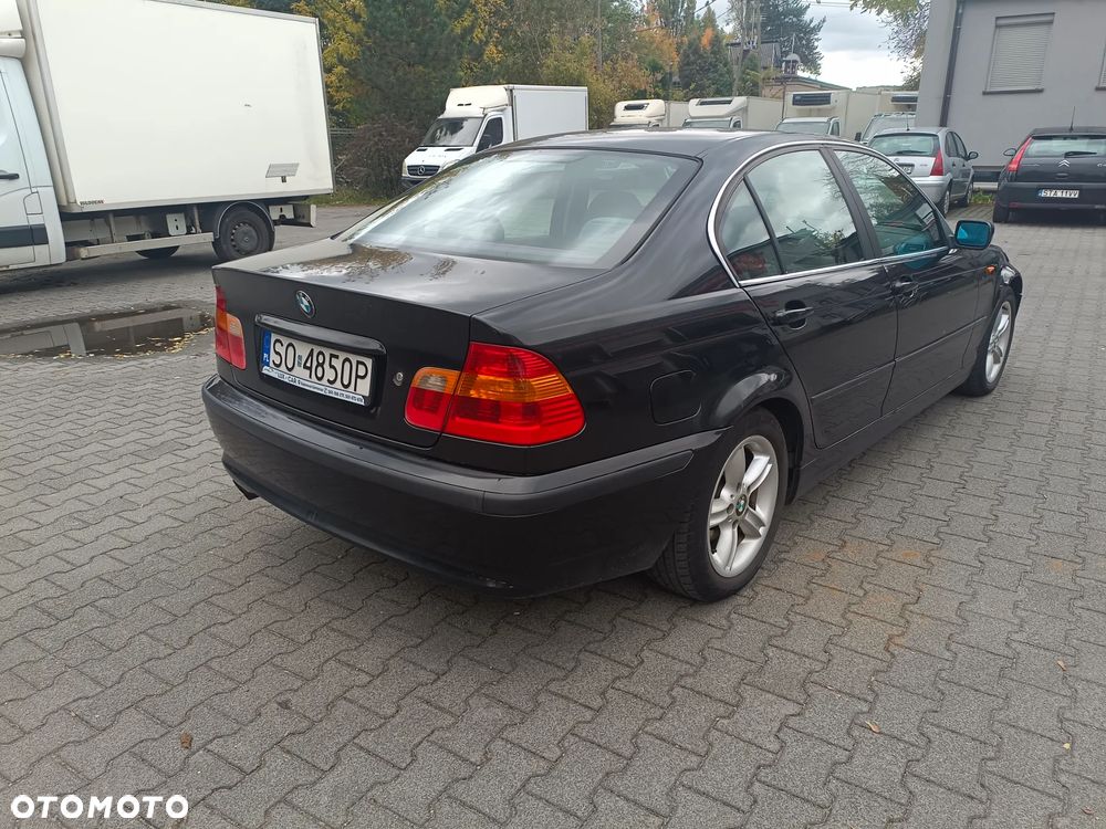 BMW Seria 3 325i - 4