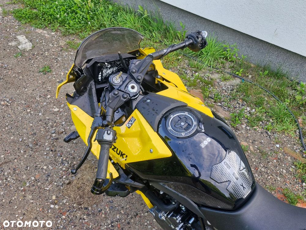 Suzuki GSX - 9