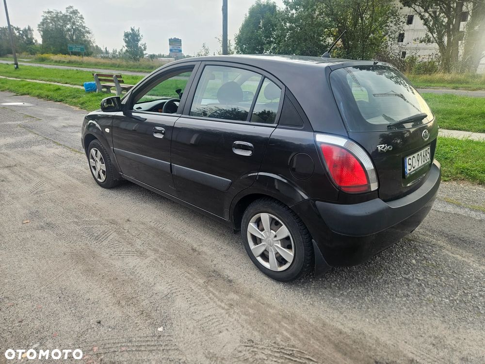Kia Rio 1.5 CRDi City - 4