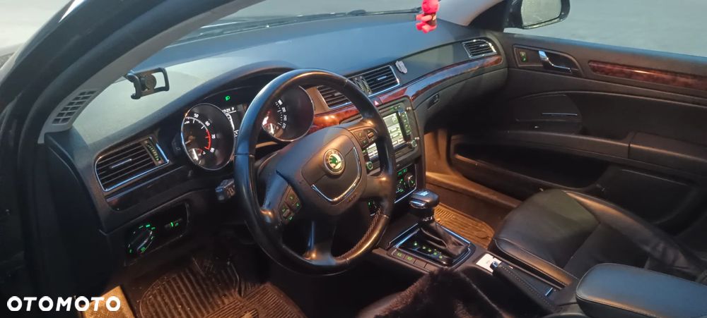 Skoda Superb 1.8 TSI Platinum DSG - 8